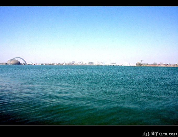 湖中有城",自北宋开始,聊城便形成了水面辽阔,风景秀丽的水城景观.