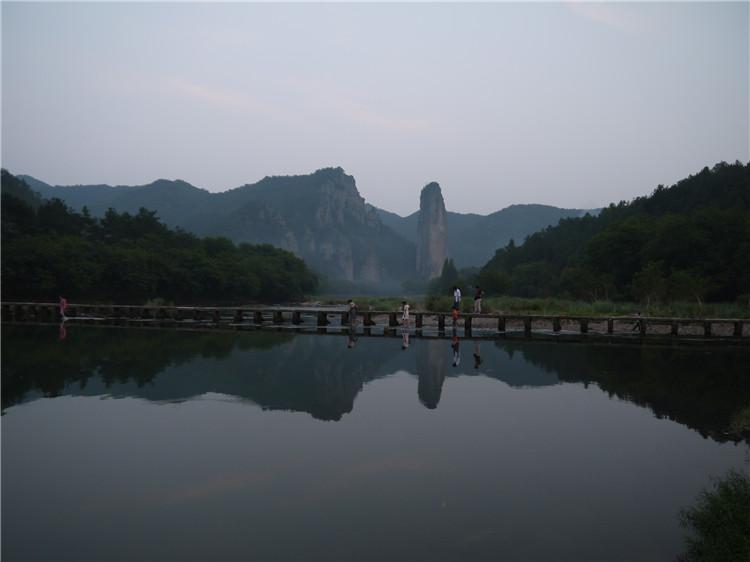 人影绰绰的绰是什么意思