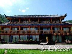 泸沽湖湖光山舍客栈