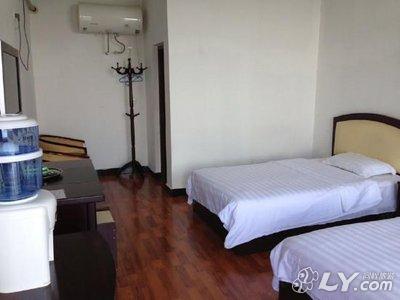 暂无点评 蒙山风景区7公里处 酒店详情电话预订400-797-3866 入住