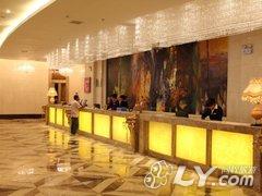 2012年开业2012年装修 酒店介绍: 织金金玉龙城大酒店位于贵州织金县